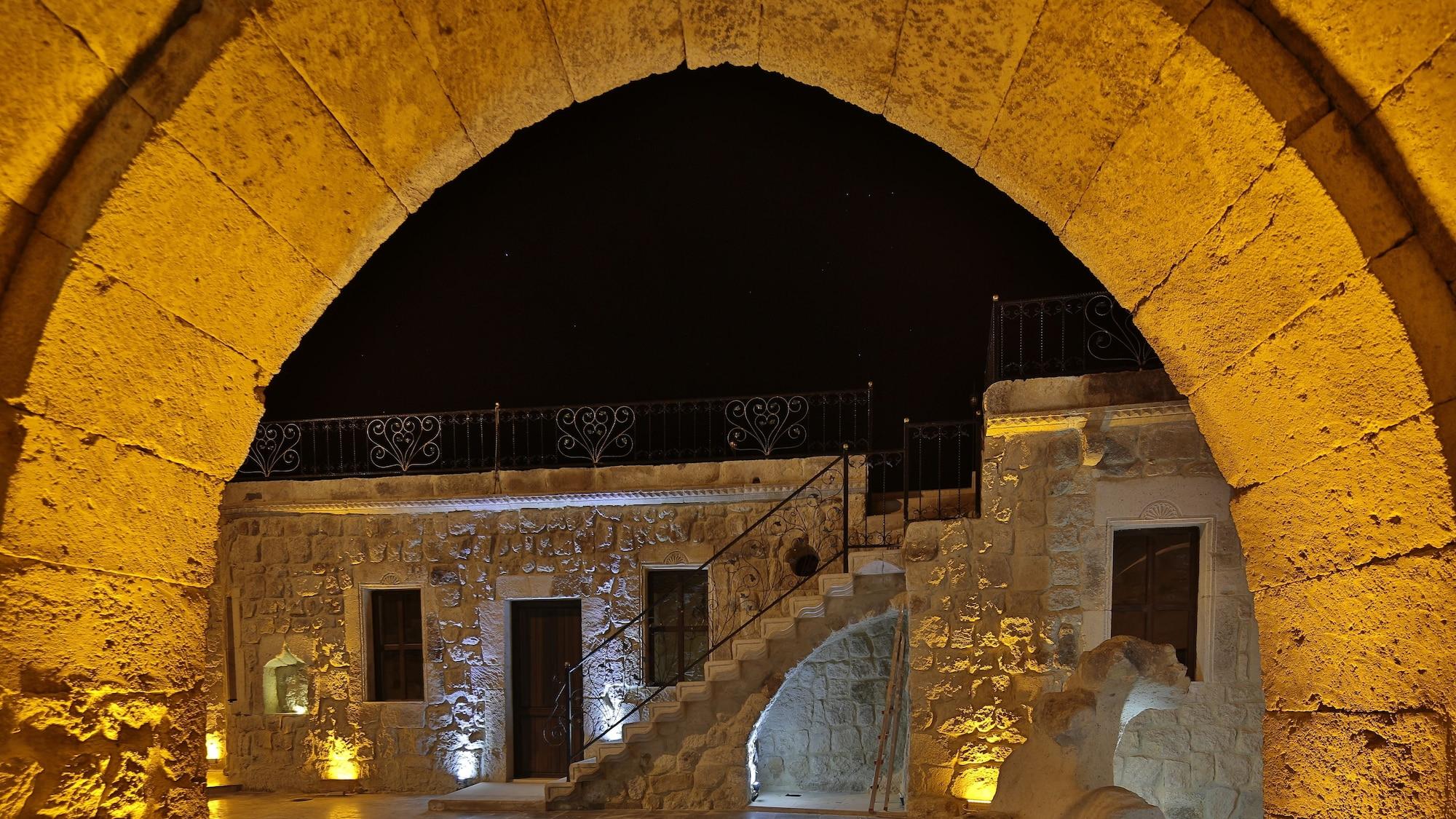 Golden Cave Suites أوروغوبْ المظهر الخارجي الصورة