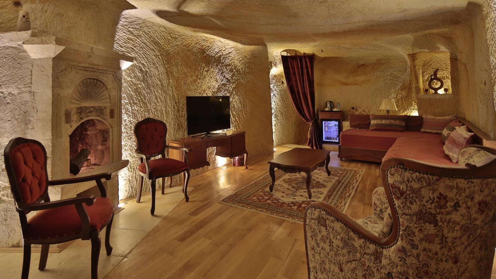 Golden Cave Suites أوروغوبْ الغرفة الصورة